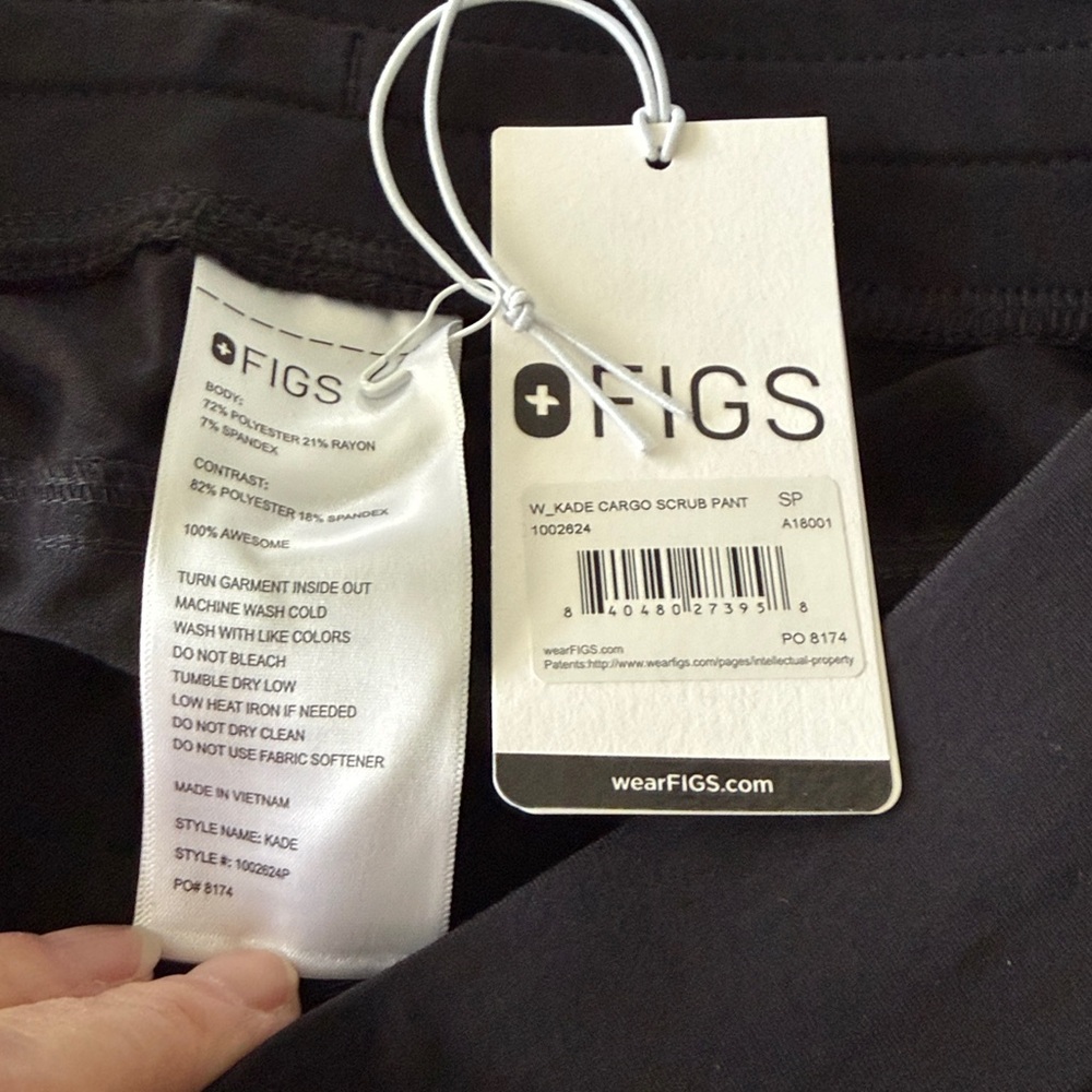 Figs NEW Women's Kade Cargo Scrub Pants in Black with Gray Drawstring Size s/p - Picture 6 of 7